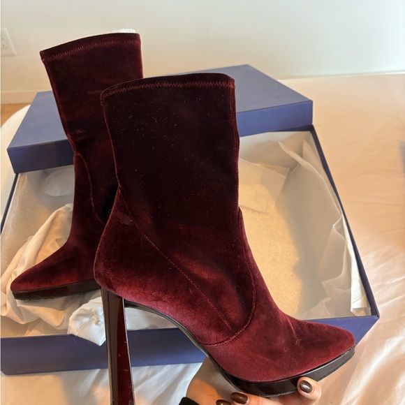 STUART WEITZMAN HEELED BOOTIES - Picture 8 of 10